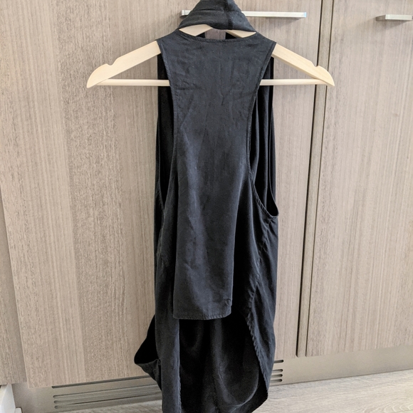 Lululemon Black Tranquility Sleeveless Wrap - Picture 6 of 7